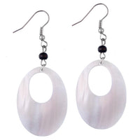 Cargar imagen en el visor de la galería, Perlmutt Muschel Ohrringe 45 mm oval Loch Perle schwarz Edelstahl nickelfrei weiß schillernd
