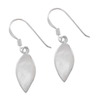 Cargar imagen en el visor de la galería, Perlmuttohrringe Blätter weiß 20 mm 925er Sterling Silber Ohrringe Perlmutt schillernd
