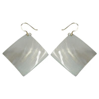 Load image into Gallery viewer, Perlmuttmuschelohrringe Karo Perlmutt Muschel Ohrhänger Edelstahl nickelfrei
