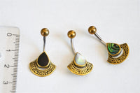 Cargar imagen en el visor de la galería, Bauchnabelpiercing Edelstahl Brass Bogen Träne Inlay
