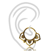 Load image into Gallery viewer, Ohrpiercing Brass Tragus Helix 0,8 mm antik golden Blüte Blätter
