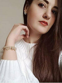 Cargar imagen en el visor de la galería, Armband Brass Perlen weiß hell Blätter Anhänger weißer Zirkonia Stein - chic - net.de
