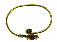 Load image into Gallery viewer, Messing Armreif antik gold Rubin pink Kugeln Blume
