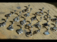 Load image into Gallery viewer, Bauchnabelpiercing aus Edelstahl Silber mit Punkte Träne - chic - net.de
