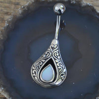 Load image into Gallery viewer, Bauchnabelpiercing aus Edelstahl Silber mit Tropfen Inlay - chic - net.de
