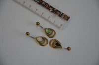Load image into Gallery viewer, Bauchnabelpiercing Edelstahl Brass Doppelträne Inlay - chic - net.de
