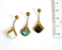 Load image into Gallery viewer, Bauchnabelpiercing Edelstahl Brass Raute Inlay - chic - net.de
