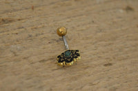 Load image into Gallery viewer, Bauchnabelpiercing Messing Edelstahl gold Blüte Jade - chic - net.de
