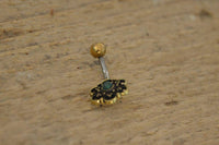 Load image into Gallery viewer, Bauchnabelpiercing Messing Edelstahl gold Blüte Jade - chic - net.de

