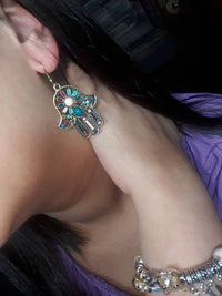 Load image into Gallery viewer, Brass golden Khamsa Ohrringe Sonne Emaille Streifen Steine bunt rosa türkis - chic - net.de
