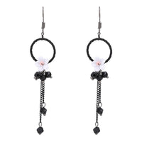 Cargar imagen en el visor de la galería, Brass Ohrringe silberfarben Kreis Stoff schwarz kleine Blume weiß Anhänger - chic - net.de
