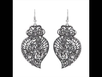 Load image into Gallery viewer, Brass Ohrringe silberfarben oxidiert groß abstrakt Kugeln Schnörkel - chic - net.de
