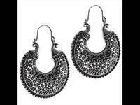 Load image into Gallery viewer, Brass Ohrringe silbern Sichel Herz Bögen Blumen Muster Messing - chic - net.de
