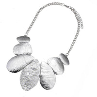 Cargar imagen en el visor de la galería, Brass Schmuckset silberfarben Kette Formen Struktur Ohrringe - chic - net.de
