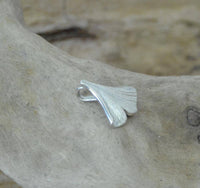 Load image into Gallery viewer, Anhänger Silber 925 vergoldet Ginkgo Blatt 10mm 15mm - chic-net.de
