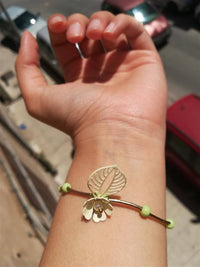 Cargar imagen en el visor de la galería, Armband Brass Perlen grün Brass Röhren Blume geöffnet weiß bemalt - chic-net.de
