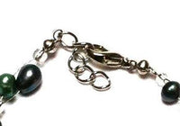 Cargar imagen en el visor de la galería, Armband grün metallic schwarz Perlen Glasperlen Edelstahl Damen Glitzer Schmuck verstellbar - chic-net.de
