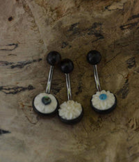 Cargar imagen en el visor de la galería, Bauchnabel Piercing Edelstahl Arangholz Bone Blume - chic-net.de
