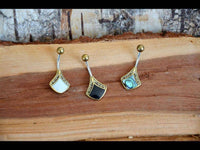 Cargar imagen en el visor de la galería, Bauchnabelpiercing Edelstahl Brass Raute Inlay - chic-net.de
