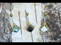 Cargar imagen en el visor de la galería, Bauchnabelpiercing Edelstahl Brass Raute Inlay - chic-net.de
