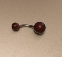 Cargar imagen en el visor de la galería, Bauchnabelpiercing Holz rot braun Kugeln Edelstahl.
