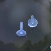 Cargar imagen en el visor de la galería, Bio Plastik Labret Piercing Bioacryl klar Ersatz Stecker - chic-net.de

