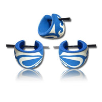 Cargar imagen en el visor de la galería, blau Holzcreolen weiß Pin-Ohrringe Pin-Creolen Wellen handbemalt Holz Horn Pin 16 mm - chic-net.de
