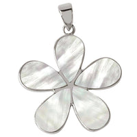 Cargar imagen en el visor de la galería, Blumenförmiger Perlmutt-Anhänger, Damenanhänger im 925er Sterlingsilber eingefasst. - chic-net.de
