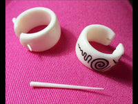 Cargar imagen en el visor de la galería, Bone Creolen 18mm Ohrringe Pin Stick Spirale weiß - chic-net.de
