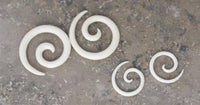 Cargar imagen en el visor de la galería, Bone Piercing Spirale 2mm 3.8mm Expander Dehnschnecke Ohrring weiß Dehnspirale Ohr - chic-net.de
