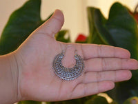 Load image into Gallery viewer, Brass Ohrringe Blumensichel silbern Messing - chic-net.de
