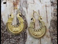 Load image into Gallery viewer, Brass Ohrringe goldfarben rund Ornament Blumen Muster Gitter Kugeln antik golden - chic-net.de
