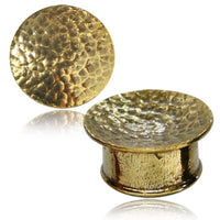 Cargar imagen en el visor de la galería, Brass Tunnel Plug antik gold gehämmert konkav Messing - chic-net.de
