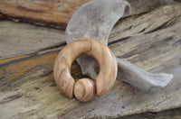 Cargar imagen en el visor de la galería, Captive Bead Klemmkugel Ring Olivenholz Piercing Dehner - chic-net.de
