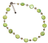 Cargar imagen en el visor de la galería, Damen-Halskette, hellgrün, türkis, gold, aus Perlen und Perlmuttmuscheln, ca.42-48cm - chic-net.de
