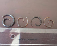Cargar imagen en el visor de la galería, Dehner Buffalo Horn Piercing Expander schwarze Mini Spirale 1mm 1.2mm 1.5mm 2mm - chic-net.de
