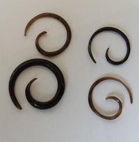 Cargar imagen en el visor de la galería, Dehner Buffalo Horn Piercing Expander schwarze Mini Spirale 1mm 1.2mm 1.5mm 2mm - chic-net.de
