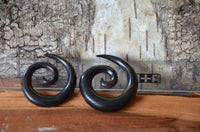Load image into Gallery viewer, Ebony Piercing Holz dunkelbraun Spirale 8mm 10mm - chic-net.de
