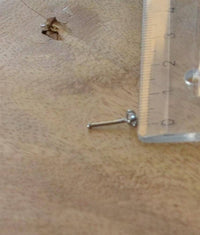 Load image into Gallery viewer, Edelstahl Nasenstecker 0,8 mm Nostril weiß Zirkonia - chic-net.de
