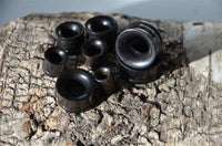 Load image into Gallery viewer, Eisenholz Tunnel schwarz fein gemasert Holztunnel handgeschnitzt Tribal Holz Plug Expander - chic-net.de
