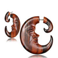 Load image into Gallery viewer, Fake Holz Piercing Halbmond Gesicht Steckverschluss braun gemasert Ohrring - chic-net.de
