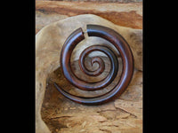 Load image into Gallery viewer, Fake Piercing Edelstahl Holz XL Spiralen hell dunkel - chic-net.de
