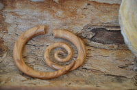 Load image into Gallery viewer, Fake Piercing Edelstahl Holz XL Spiralen hell dunkel - chic-net.de
