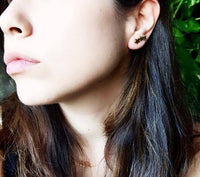 Load image into Gallery viewer, Fake Piercing Expander drei Sterne goldfarben Schraubverschluss Edelstahl - chic-net.de
