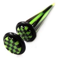 Load image into Gallery viewer, Fake Piercing Expander Zacken Schachbrett grün Dehnungsstab Straight Dehnstab Unisex Ohrstecker - chic-net.de
