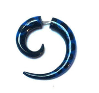 Load image into Gallery viewer, Fake Piercing, Horn Blue-Wave Spirale, schwarz mit blauen Wellen, Expander, Ohrhänger, Ohrstecker, Ohrring - chic-net.de
