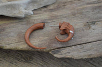 Load image into Gallery viewer, Fake Piercing Ohrring Elefant Rosenholz Bone Edelstahl - chic-net.de
