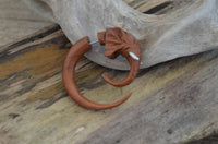 Load image into Gallery viewer, Fake Piercing Ohrring Elefant Rosenholz Bone Edelstahl - chic-net.de
