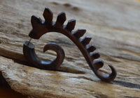 Load image into Gallery viewer, Fake Piercing Ohrring Holz Hook Spirale Drachenrücken - chic-net.de
