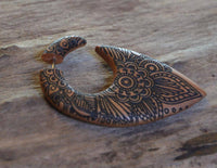 Load image into Gallery viewer, Fake Piercing Ohrring Holz Tropfen braun Mandala Blume - chic-net.de
